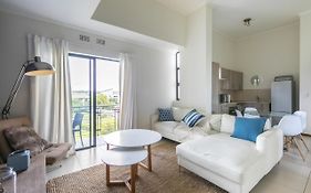 Modern Apartment In A Secure Golf Estate.Wifi